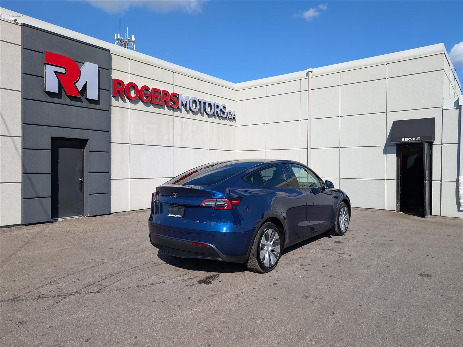 Tesla MODEL Y