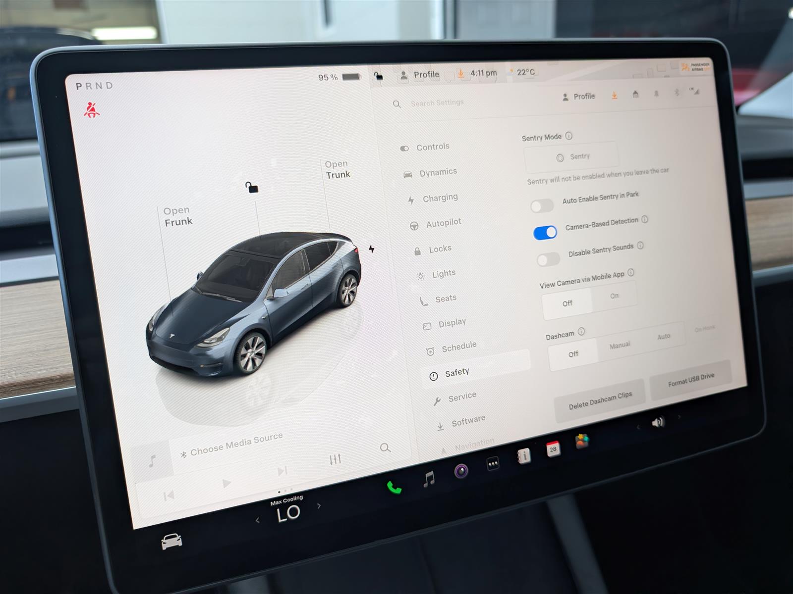 Tesla MODEL Y