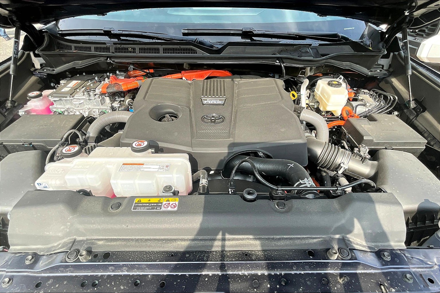 Toyota TUNDRA HYBRID