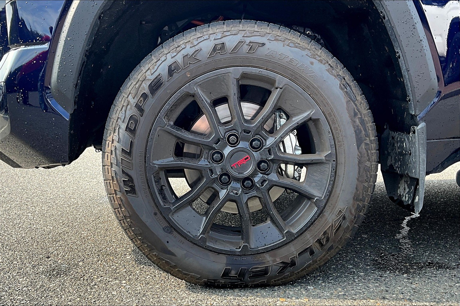 Toyota TUNDRA HYBRID