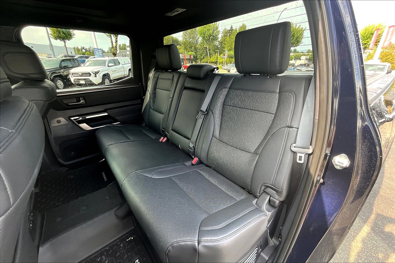 Toyota TUNDRA HYBRID